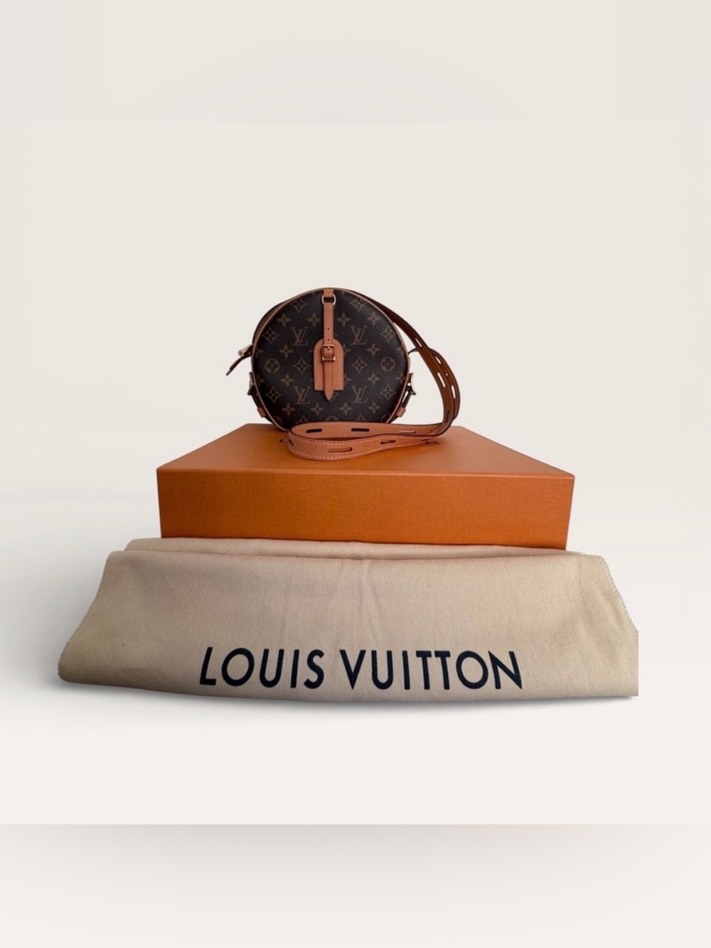 Louis Vuitton Monogram Boite Chapeau Souple PM Crossbody Bag - Picture 2 of 8
